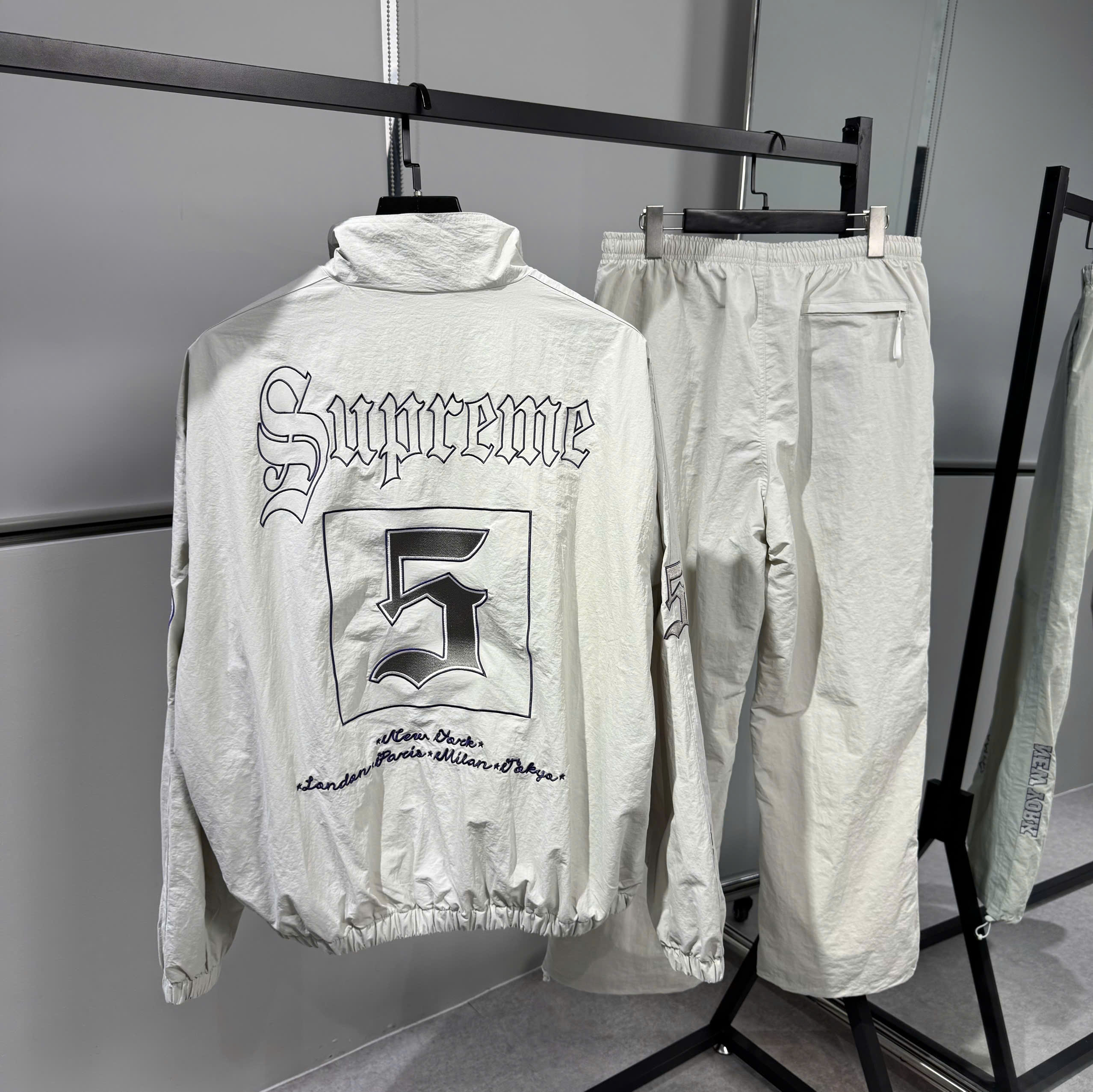 z7032194096793_ef99d7c4d89571269a34b76fe3241e54