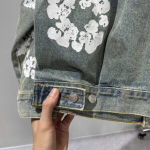 z7032209988214_5bcc6bffa176878e1b9ba1051a51e384