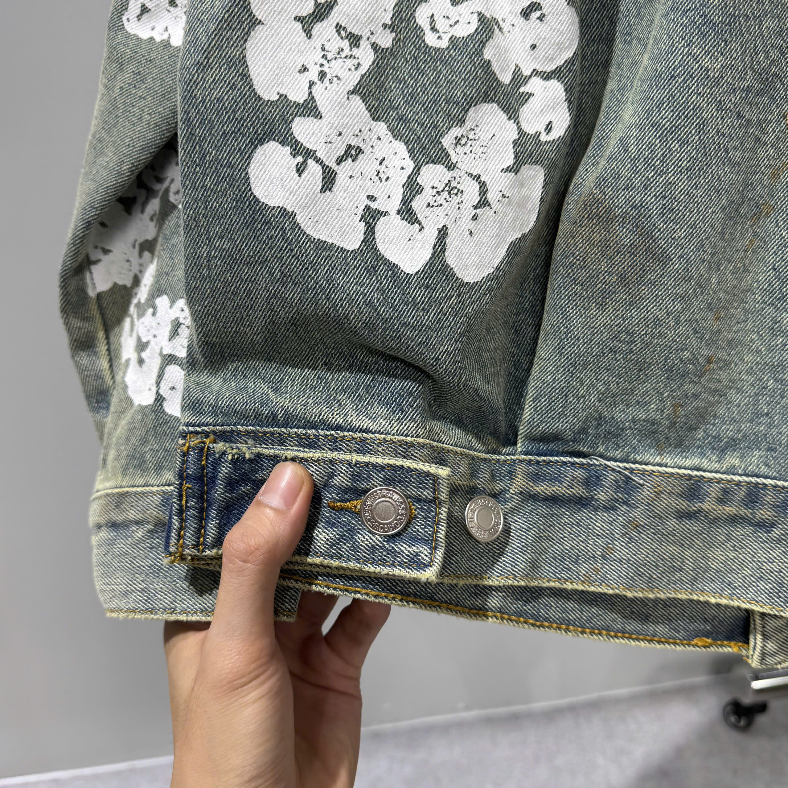 z7032209988214_5bcc6bffa176878e1b9ba1051a51e384