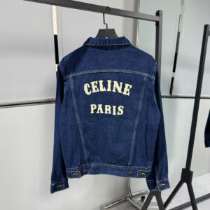 z7032210990686_6e3a28a3bd8d9677a0827ffde845fea8