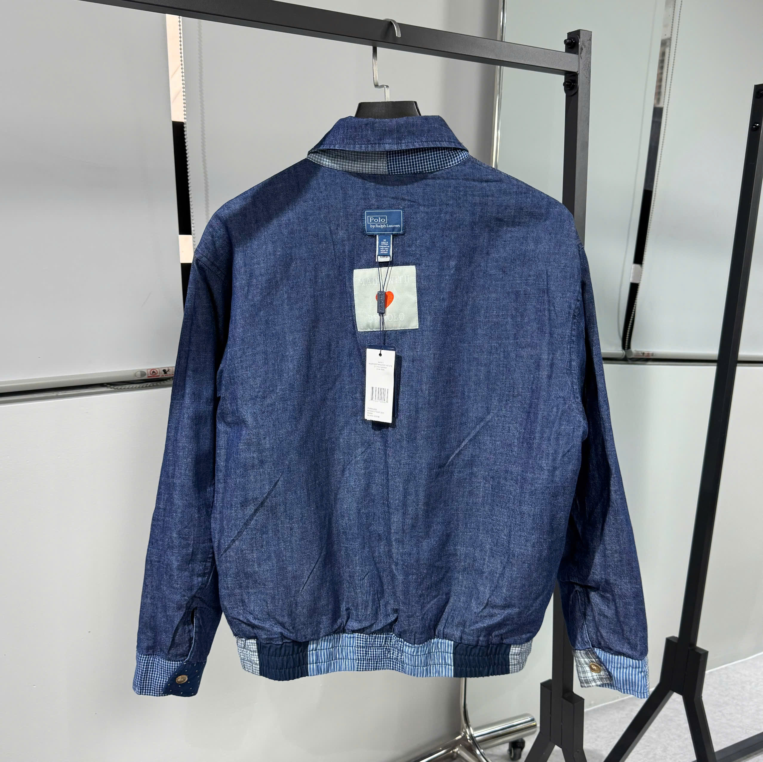 z7032212719515_6764fba5f73898231ec0cd41fc62c1e9