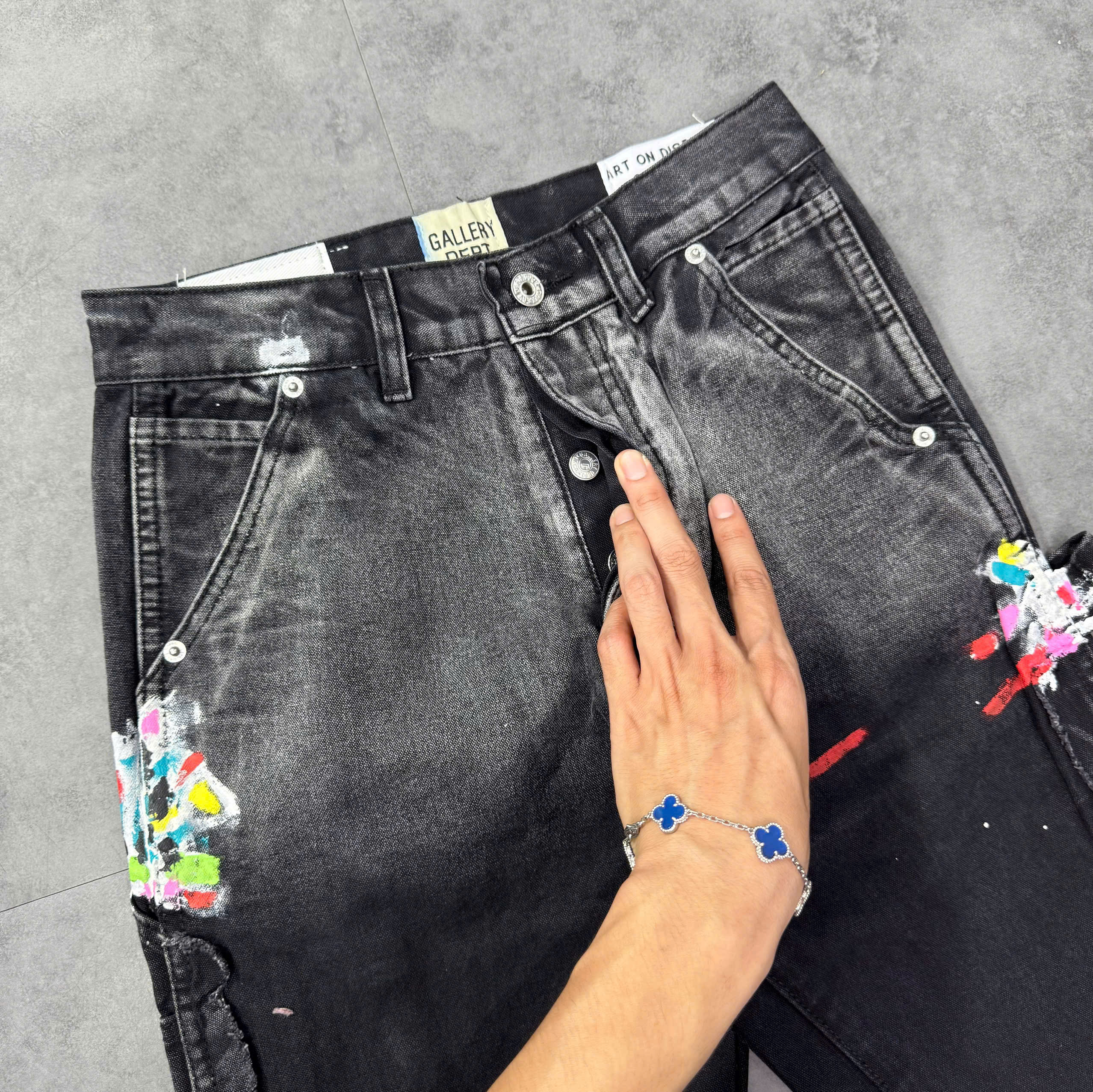 z7034893424114_66c6fe047543a3db3aaf700fa75514e1