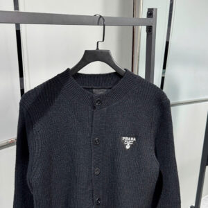 z7049423878075_7e191a2a518e4490eda7d410f761ce64