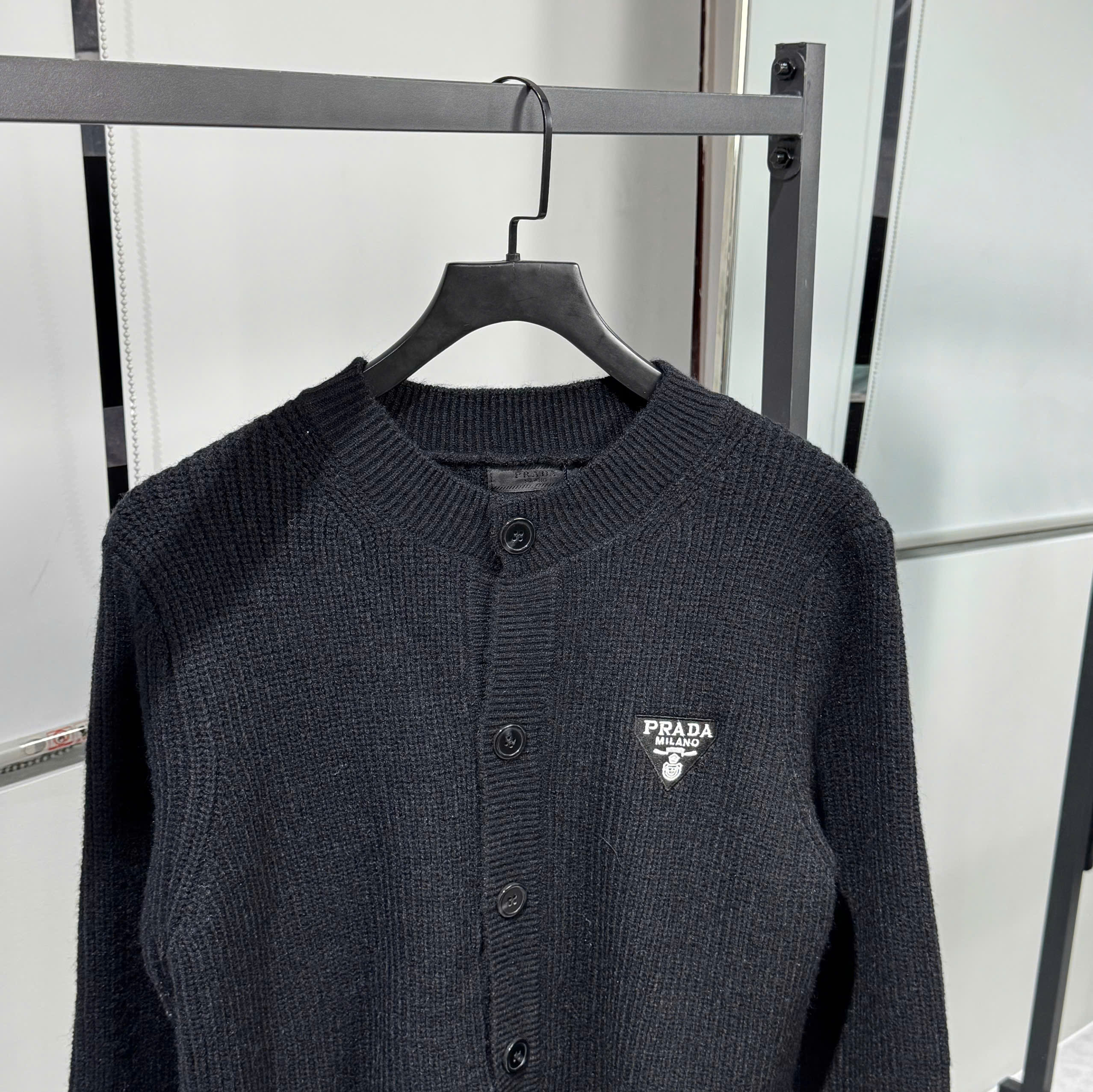 z7049423878075_7e191a2a518e4490eda7d410f761ce64