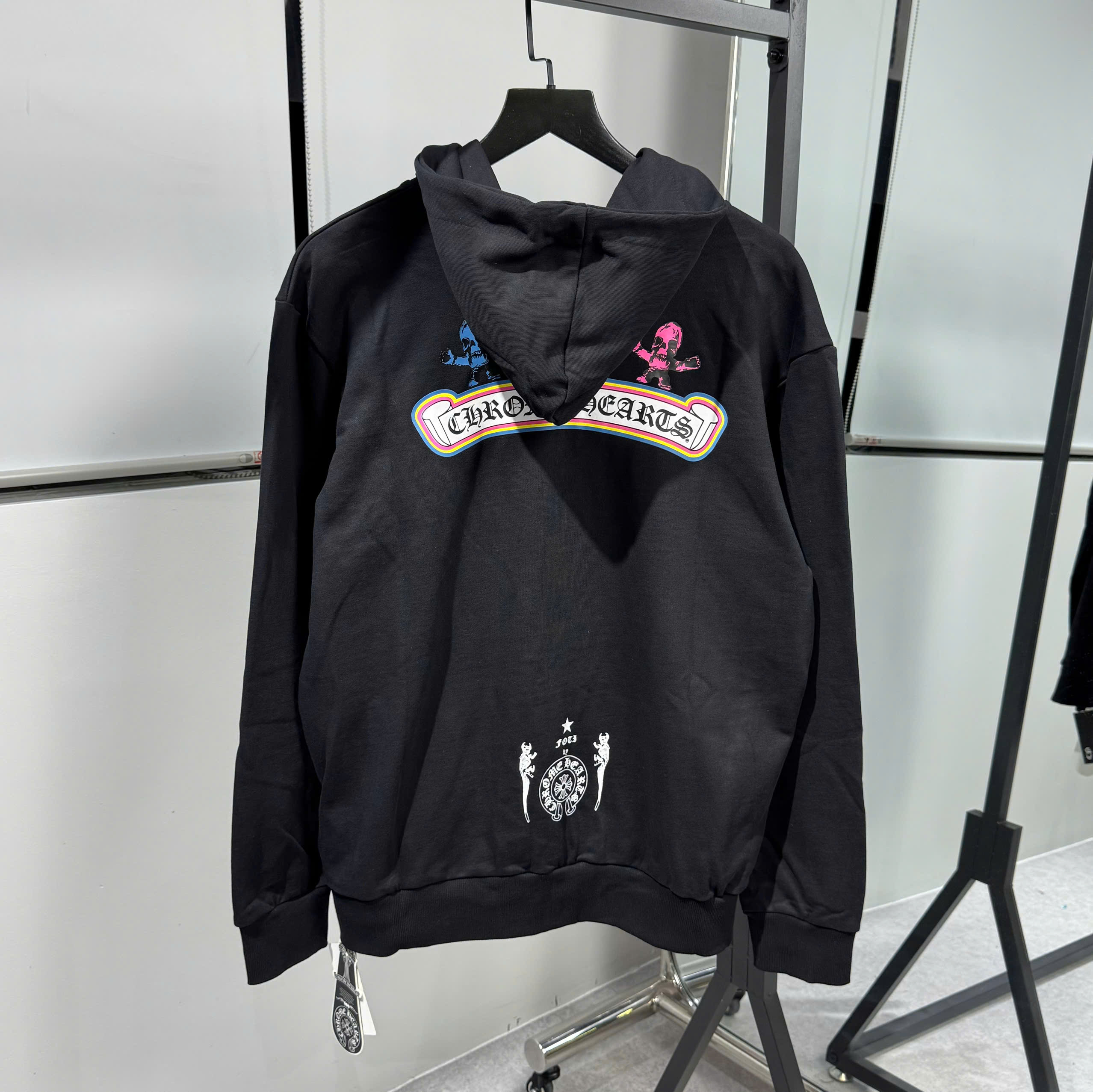 z7049436281478_744ab3e9f50bf42d523d89921aff3a33