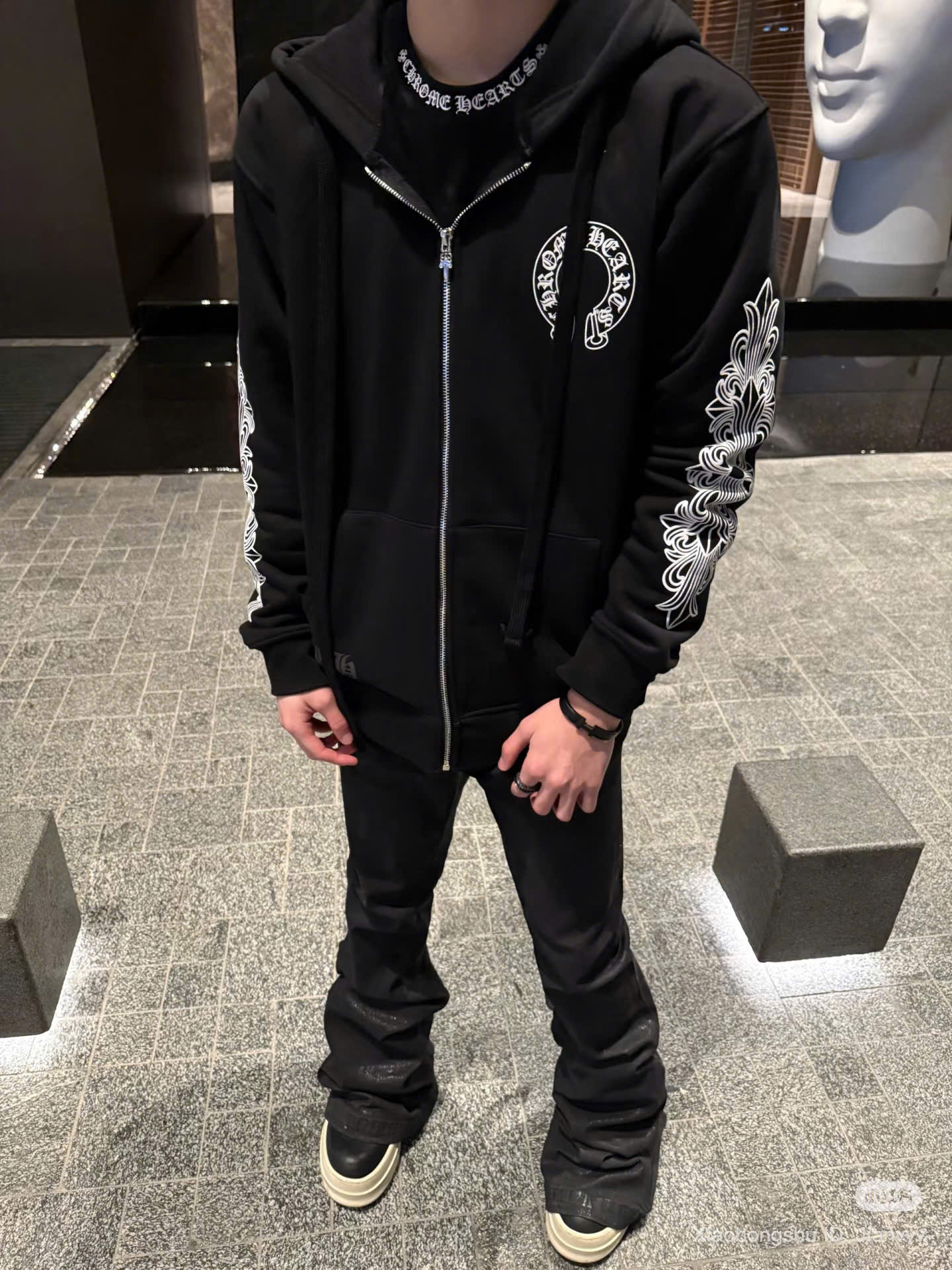 z7052037746382_03a3dff6ed1aa9b66b28d97c067be934