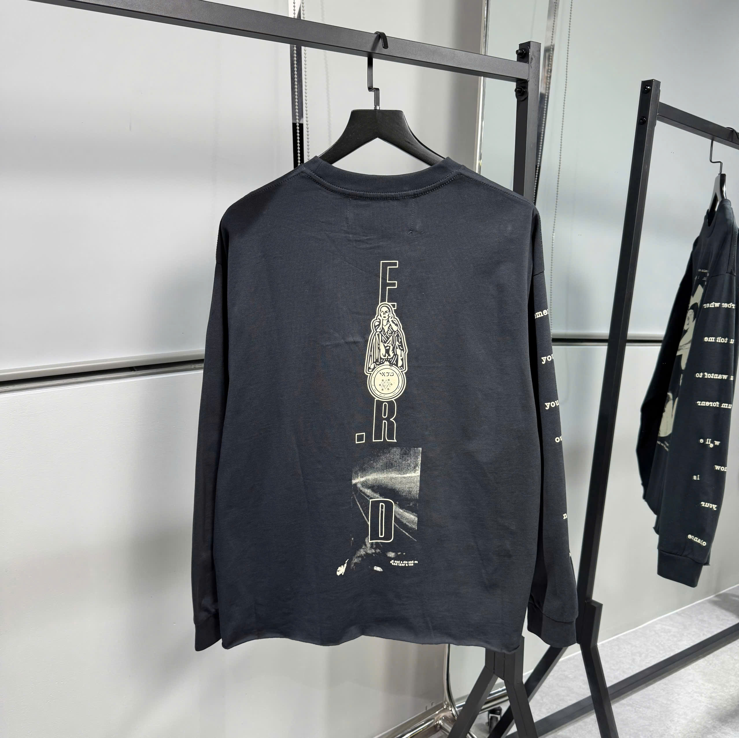 z7070544662851_6f75db3b6a0e597d272b0b9e8e5da1a0