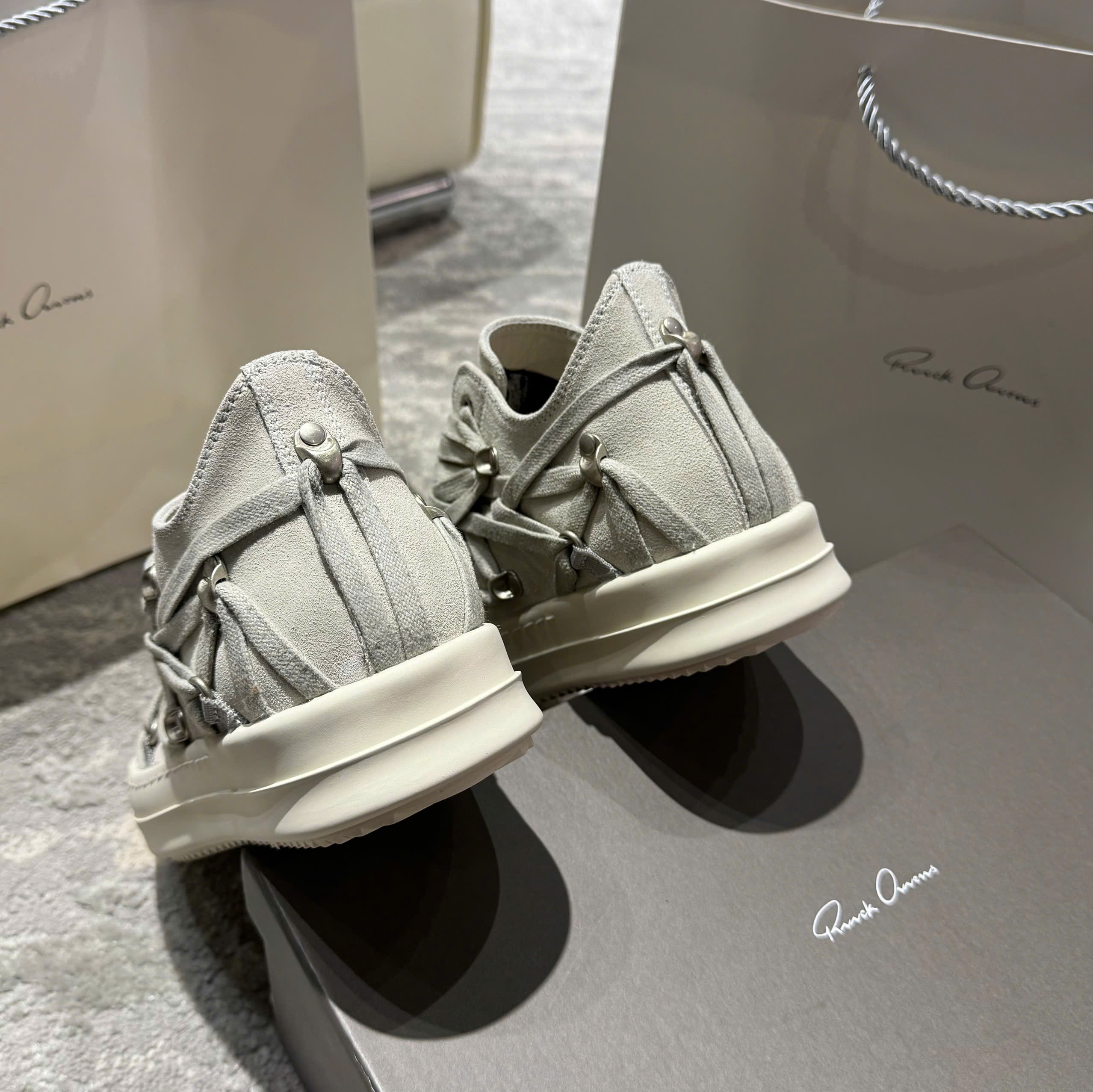 z7076851280893_28c69591d46f96f72953b8d468c3cfd3