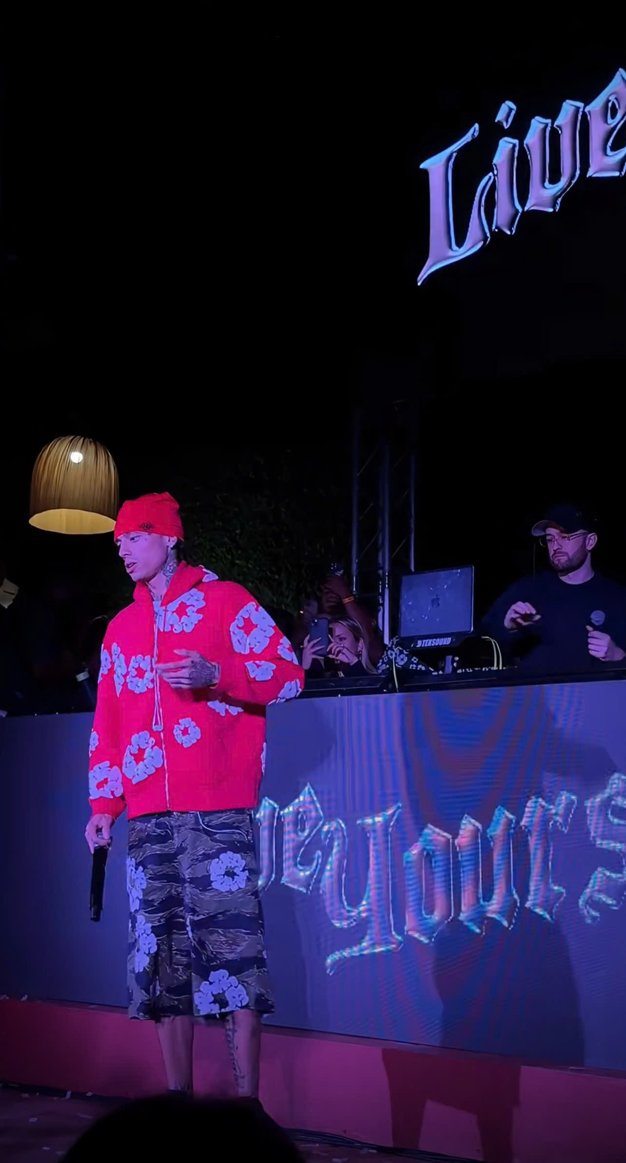 z7081306237106_79b97bb2c60c62826888e99d0b83b593