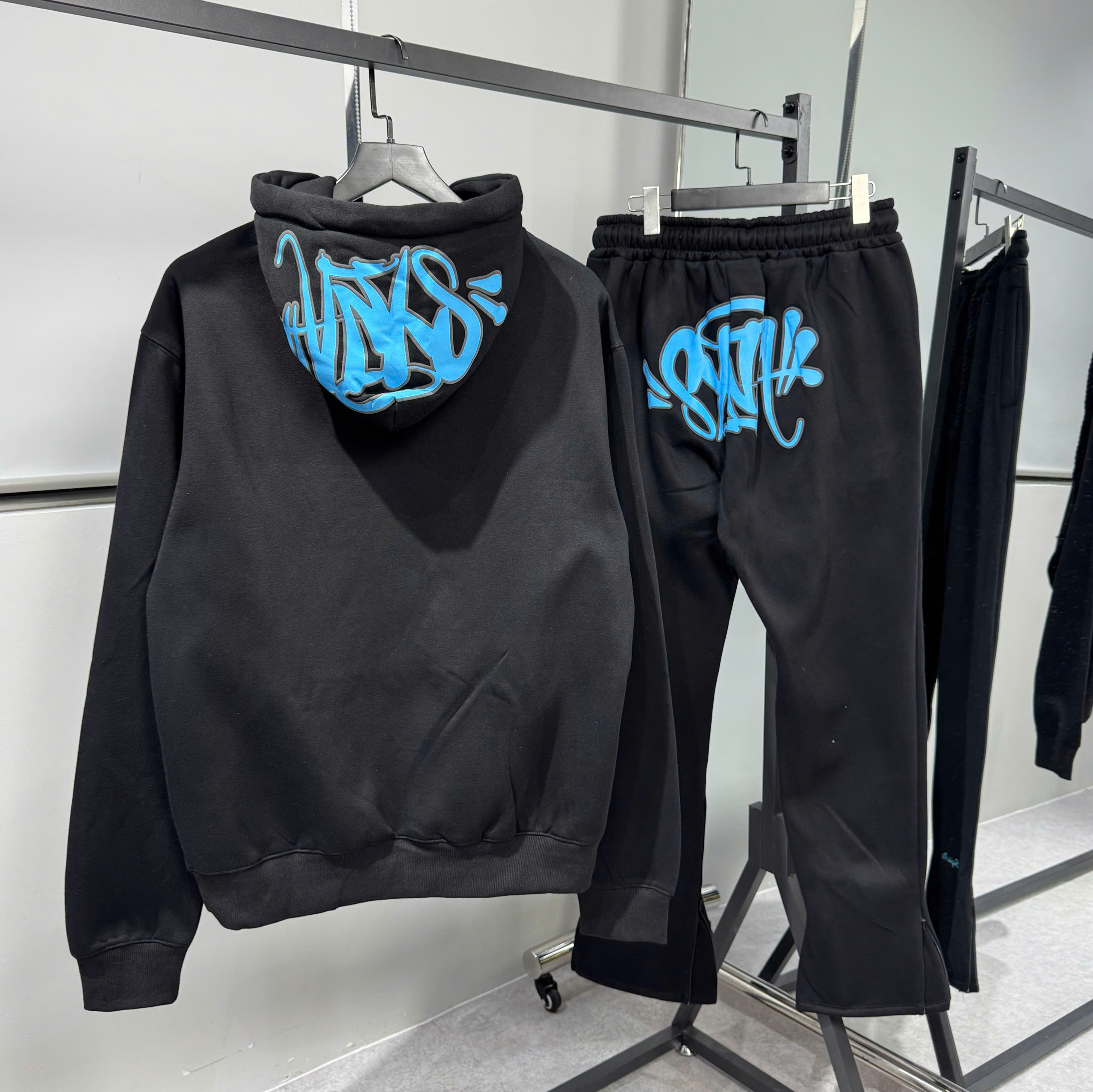 z7111205225216_f7904a6982d8bdbc5a1d287e2b9cb6ee