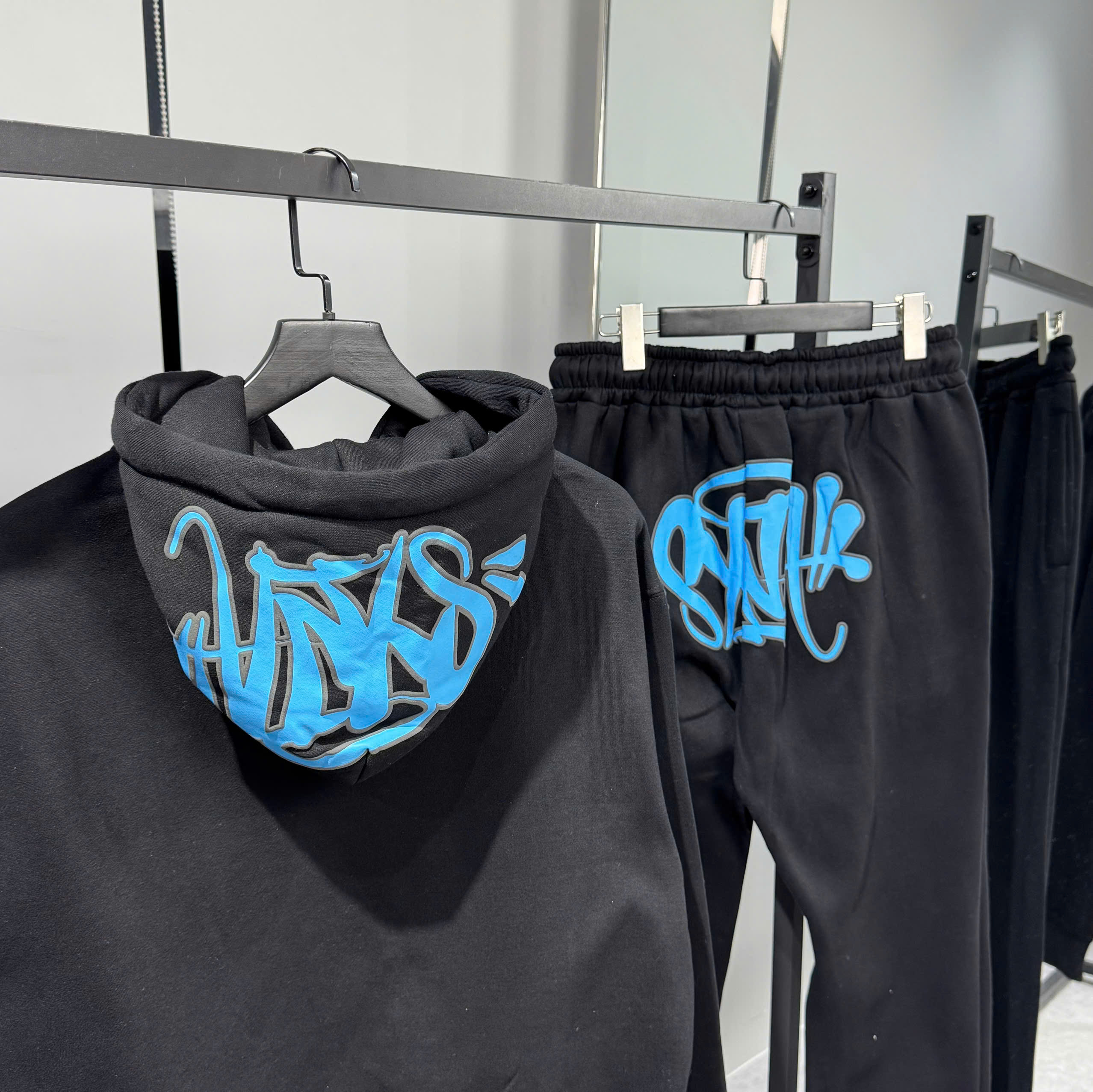 z7111205239719_7b99a7eafa41816b918de3d44a805402