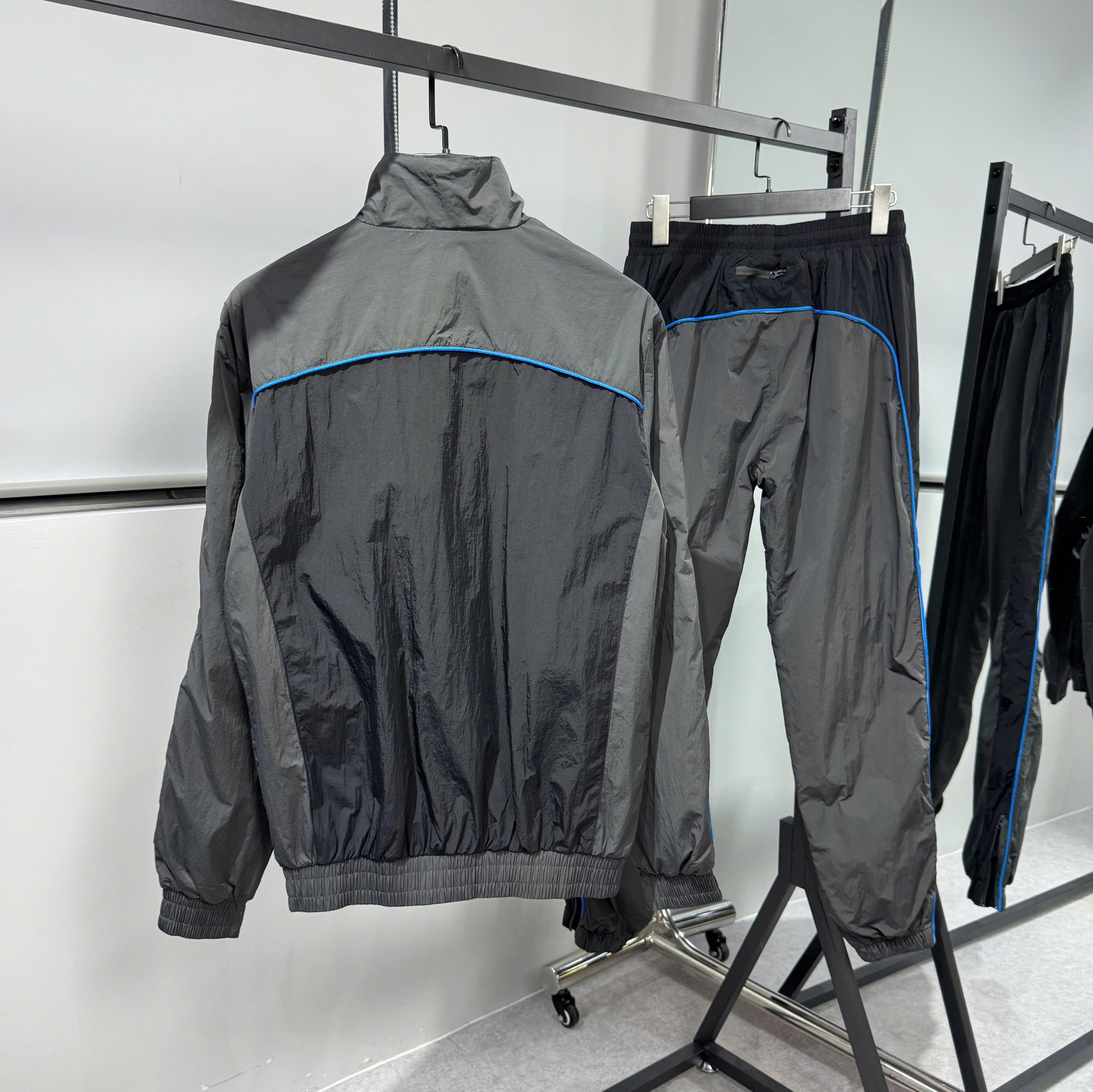 z7111208412600_937fb48307ee6f5f31f66fadffd4ff2d