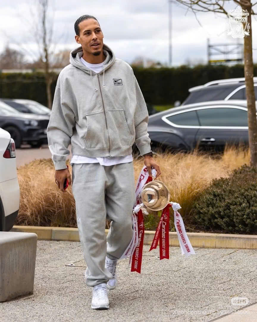 z7112653160308_0dc8e7c1e0cff4b2063a4cd8e1c0d827