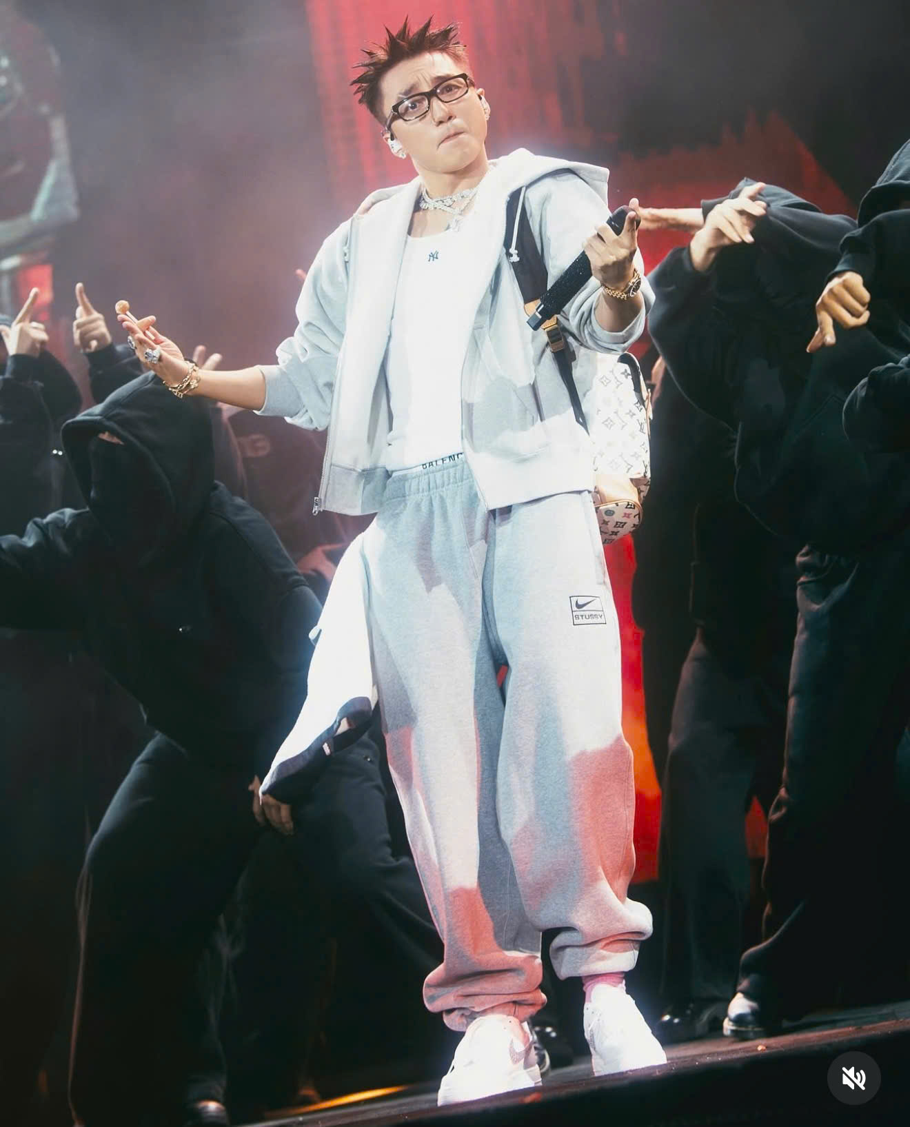 z7112653188953_7abbaa677eb68181804348fbdf68599c