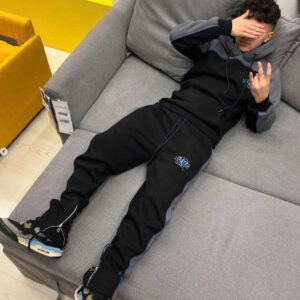 z7112659217756_662f82f645f91cd89b07619c877a09df