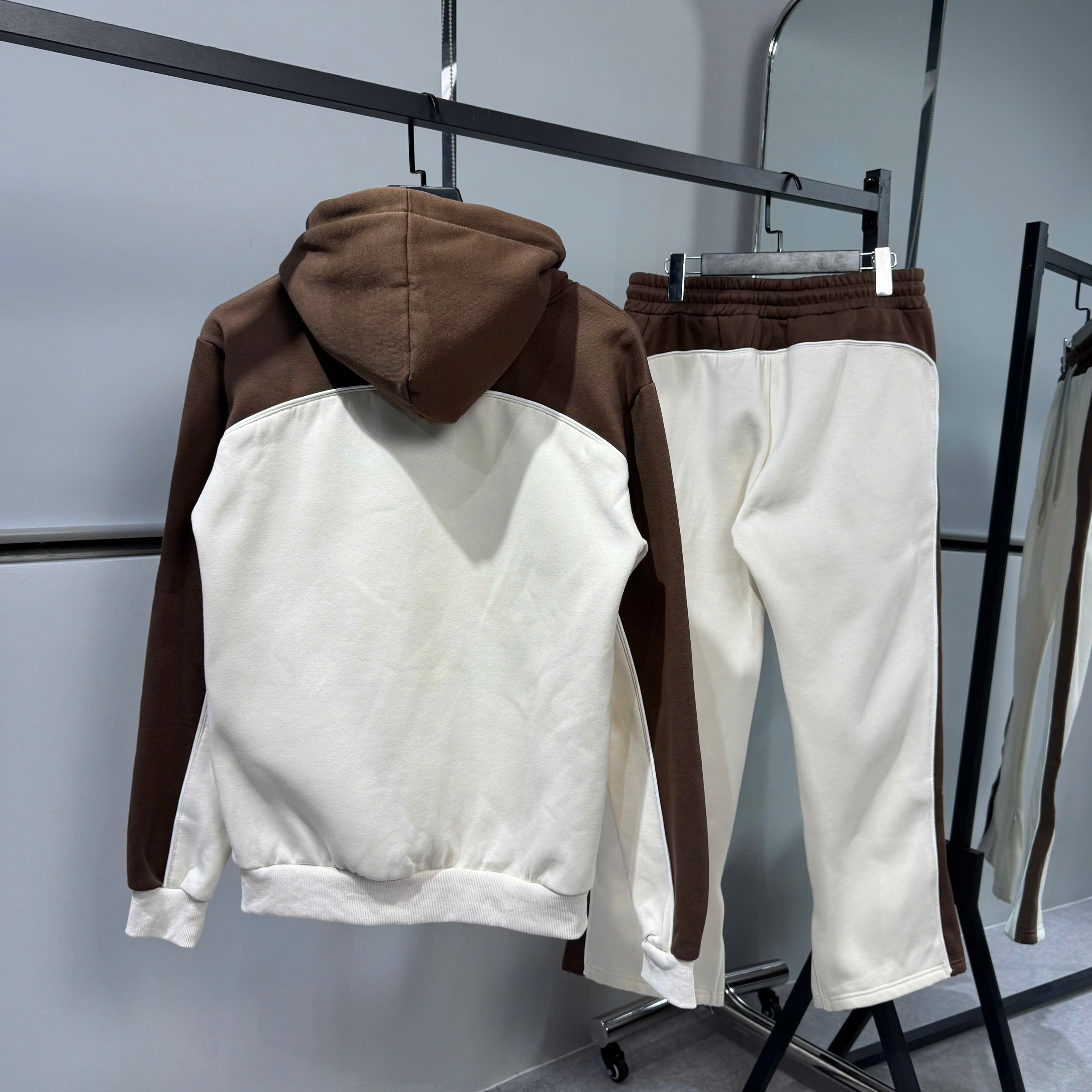 z7122512199402_25d2560d5cd5bc335b5a13d336162ffc