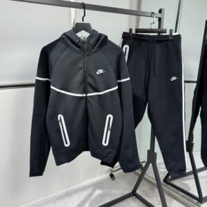 z7129985700769_b96c08c51a6e3e050677e57257319548