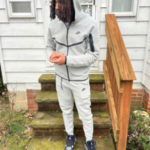 z7131993619590_49c4d55955bd87e2cce20b50e3bc994d