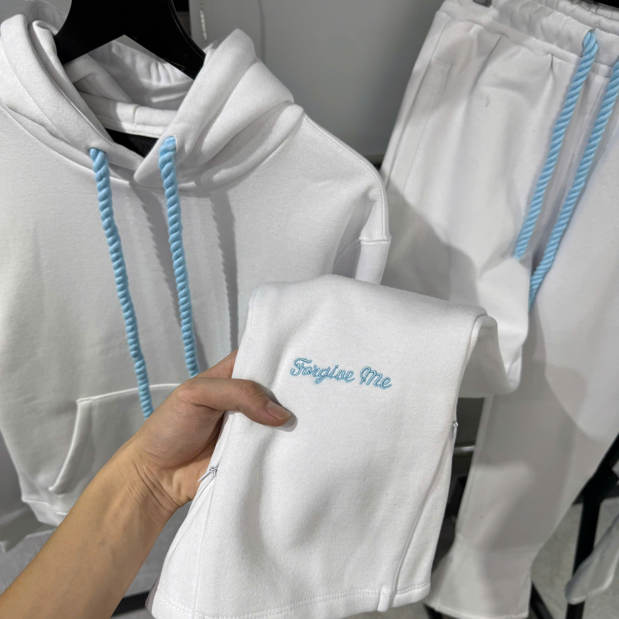 z7150440014682_541b7d00e3ef8beb2e6fbddfc37a0f3a