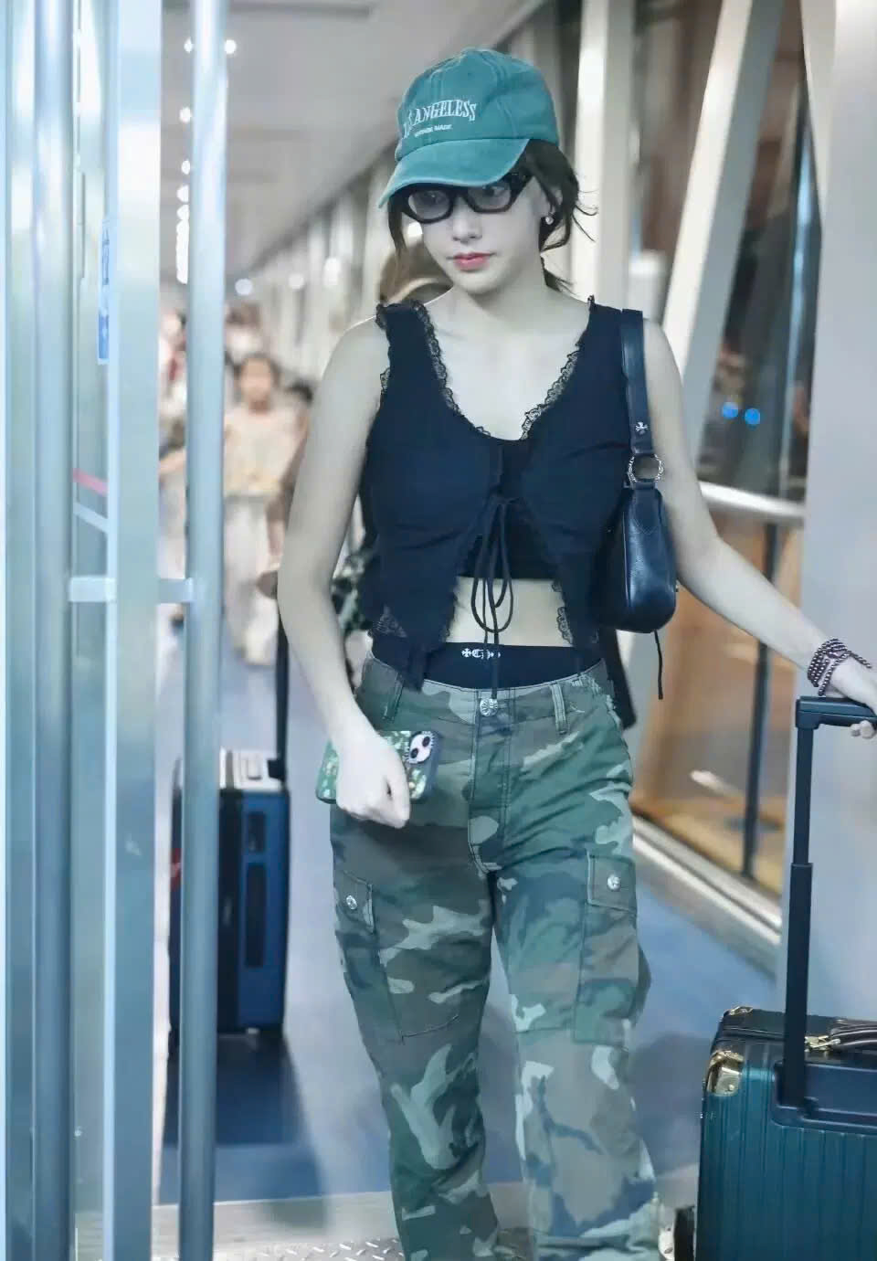 z7233829700180_eb094f41cbe7df682f2d4782af90b10c